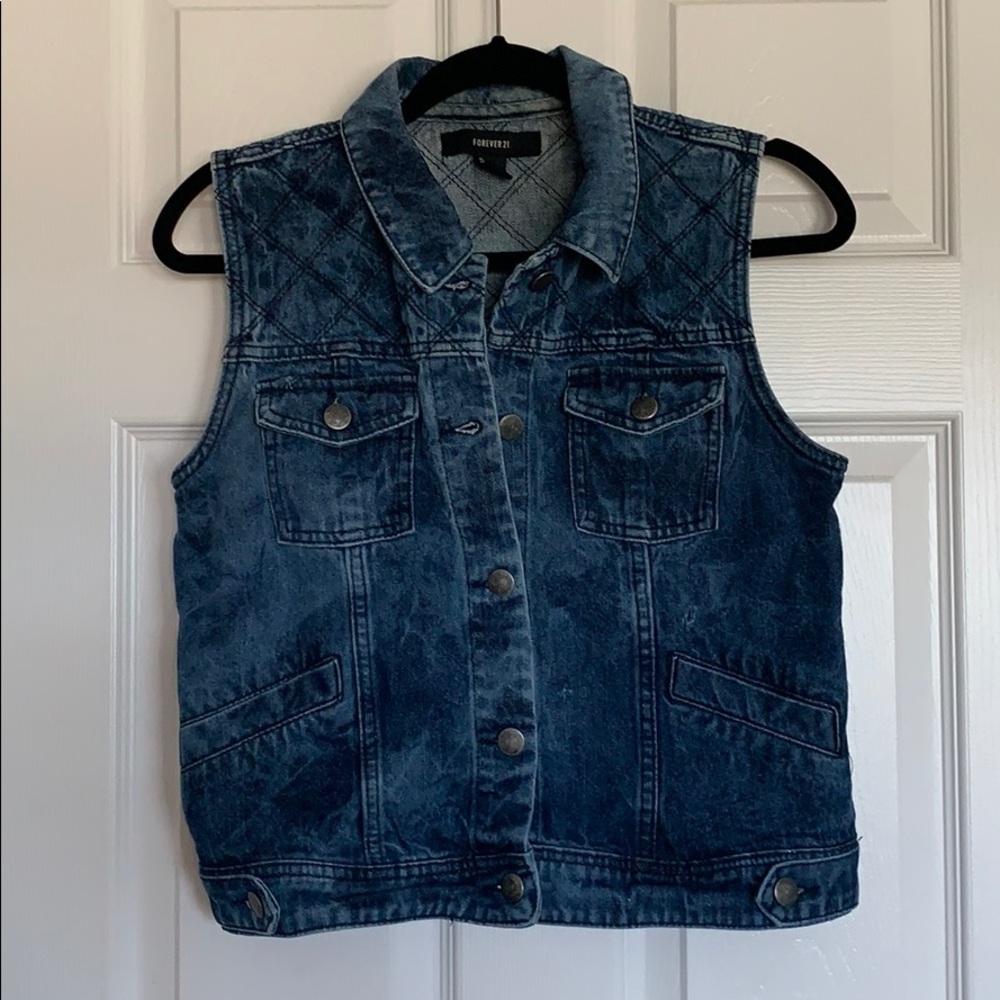Acid Wash Denim Vest - Offers Welcome 🧡